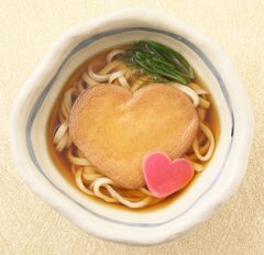 ハートのお揚げがリニューアル！さらに可愛くなりました　バレンタインうどん「LOVEきつね」今年も販売開始！