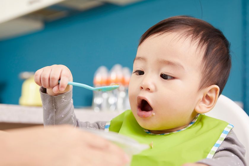 本当は出かけたいのに…育児中/育児経験のあるママ219人に聞いた!
約9割の方が頭を悩ませている!
お出かけの時の赤ちゃんお食事事情、徹底調査