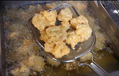 揚げたてジューシーな若鶏のチキン南蛮を提供！