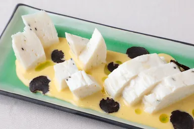 黒トリュフ香る白い卵焼き 1,000円