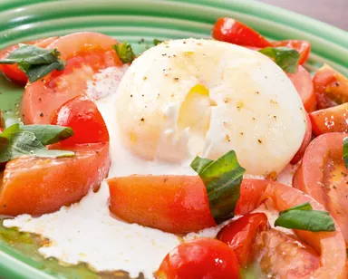 自家製生チーズのカプレーゼ(ブラータ)