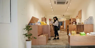 台北市内の路面店・アンテナショップ MiCHi cafeで日本のレトルトカレーを販売