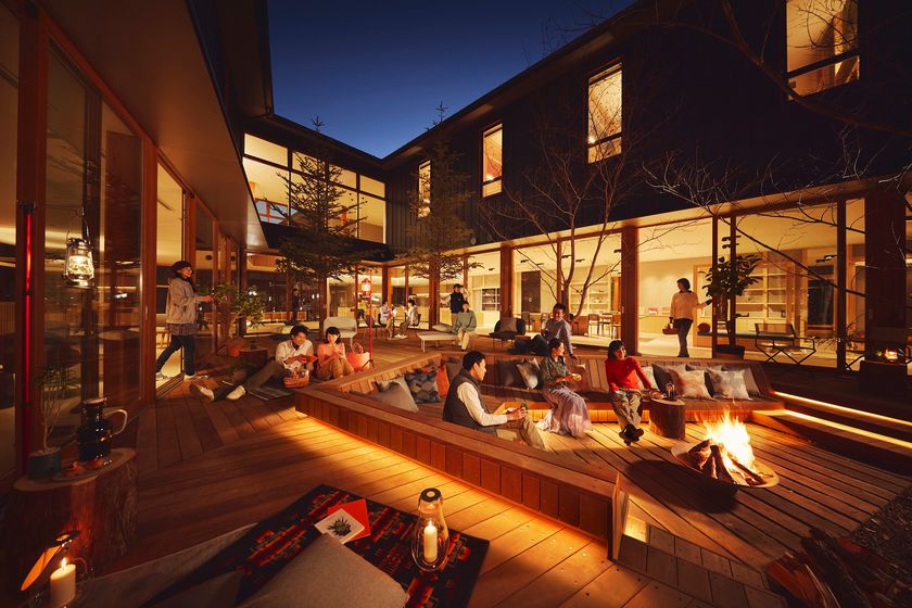 仲間とルーズに過ごすホテル
「星野リゾート　BEB5 軽井沢」が 2月5日に開業しました。