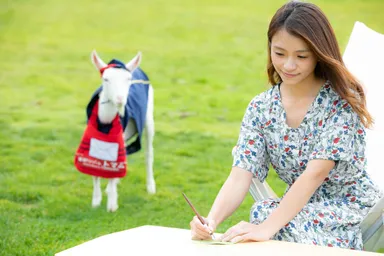 【トマム】手紙を書くイメージ＿女性