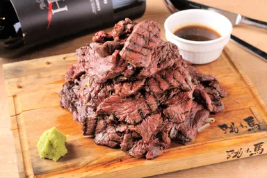 馬肉専門バル跳ね馬「馬肉焼肉食べ放題」