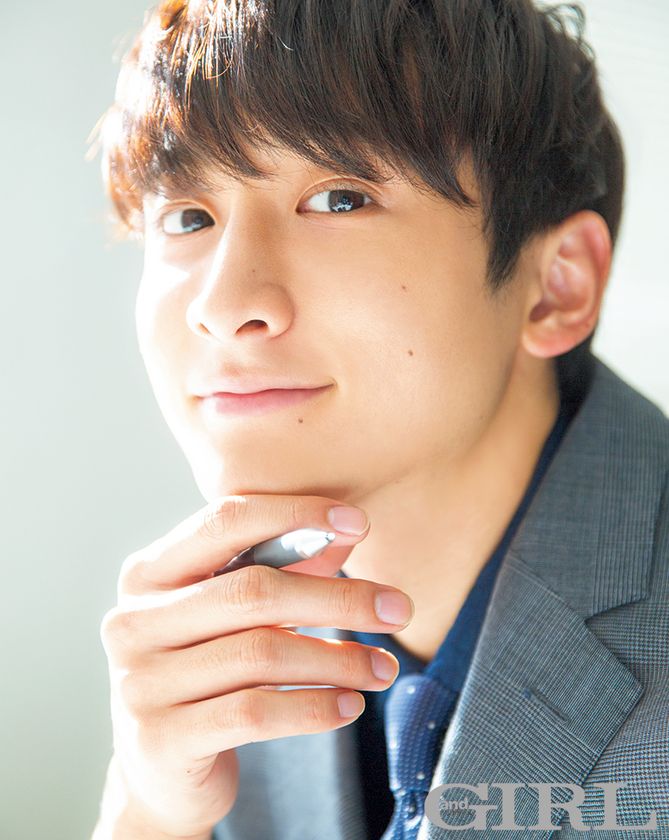 Mr.爽やか！こんなカレがオフィスにいたら・・・♪
小関裕太「僕の意見を尊重しながら話を聞いてくれる
アラサー女子はステキです」
『andGIRL 3月号』2019年2月12日（火）発売！