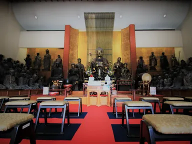 五百羅漢寺本堂内