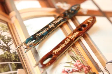 22pen：左Treaure Blue　右Mahogany Brownのカラー2色展開