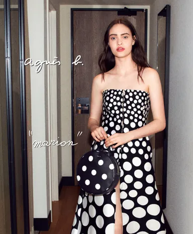 【アニエスベー】レザーサークルバッグ「marion」￥37,000／ドレス ￥80,000(予定価格・6月発売予定)