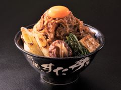 すた丼屋から「すき焼き」×「ニンニク」の新味登場！平成のラストスパートを盛り上げるワイルドな祝い飯『ワイルドすたみな焼きすき丼』を2月28日より全国販売