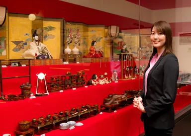 佐賀藩主の侯爵鍋島家の大雛壇