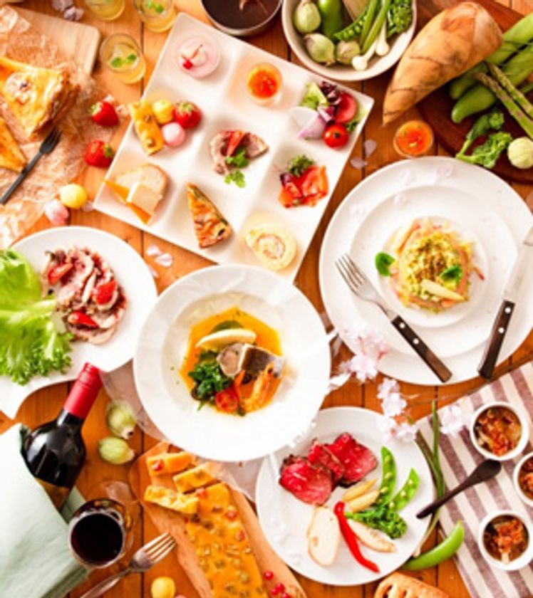 【ホテル開業20周年記念】
出来たてメイン料理&桜やお茶の“春薫るスイーツ” 
マルシェダイニング「ネン」にて
2019年3月1日（金）より春フェアスタート