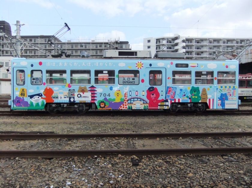 ＜あべのキューズモール×阪堺電車初コラボ＞
ラッピングトレイン走行開始！
みのおキューズモールでは松本伊代さん、
早見優さんがスペシャルステージを披露！