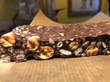 節分豆とバレンタインチョコを再加工したチョコバー