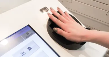 静脈認証で勤怠管理が可能