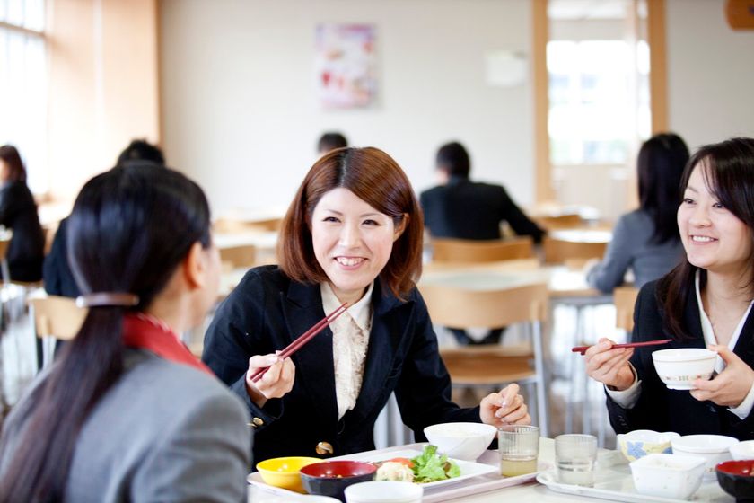 企業・ワーカー向けのフードビジネスを強みとする
「シダックス」×「スターフェスティバル」
オフィスでの食事シーンにイノベーションを起こす
ジョイント・ベンチャー設立＆資本業務提携へ