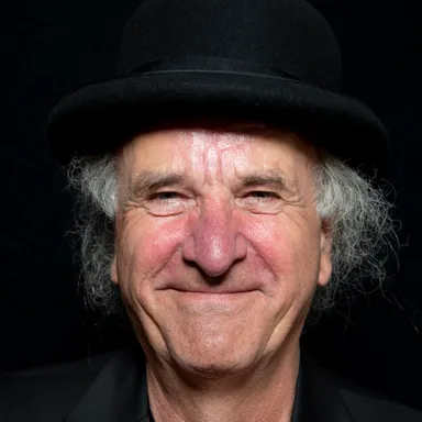 Wolf Nkole Helzle ウォルフ・ンコーレ・ヘルツレ