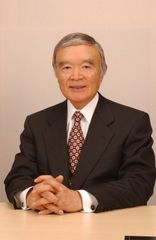 日本玩具文化財団・創設者　佐藤 安太 儀