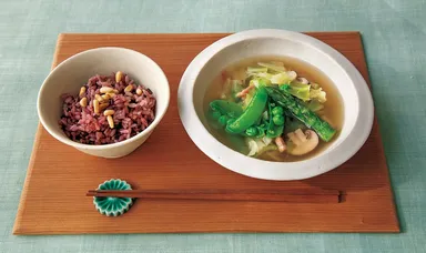 ウー・ウェンさん/「春野菜のスープ」＆黒米ご飯