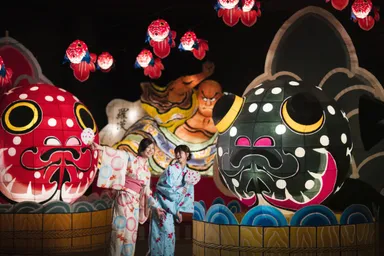 【青森屋】巨大金魚ねぷた 人入り