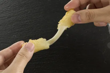 モッツァレラチーズ天ぷら　のびーるイメージ画像