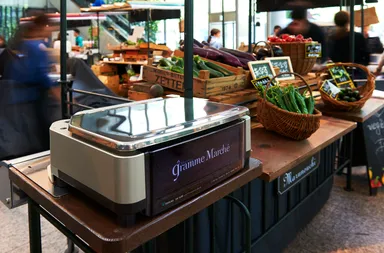 展開店舗イメージ　一例（量り売り対応）How Lovely