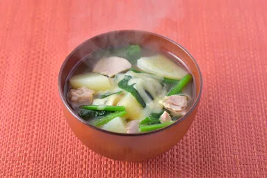 夜の「おやすみそ汁」：『ツナじゃがほうれん草のみそ汁』