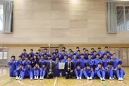 釜石東中学校生徒とミヤビワークス代表 林