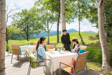 【トマム】ワイルドハーブランチ　せせらぎデッキ