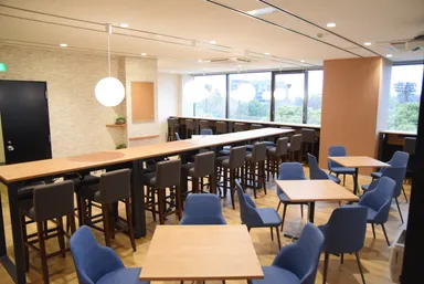 ラウンジはコミュニケーションスペースとしても活用