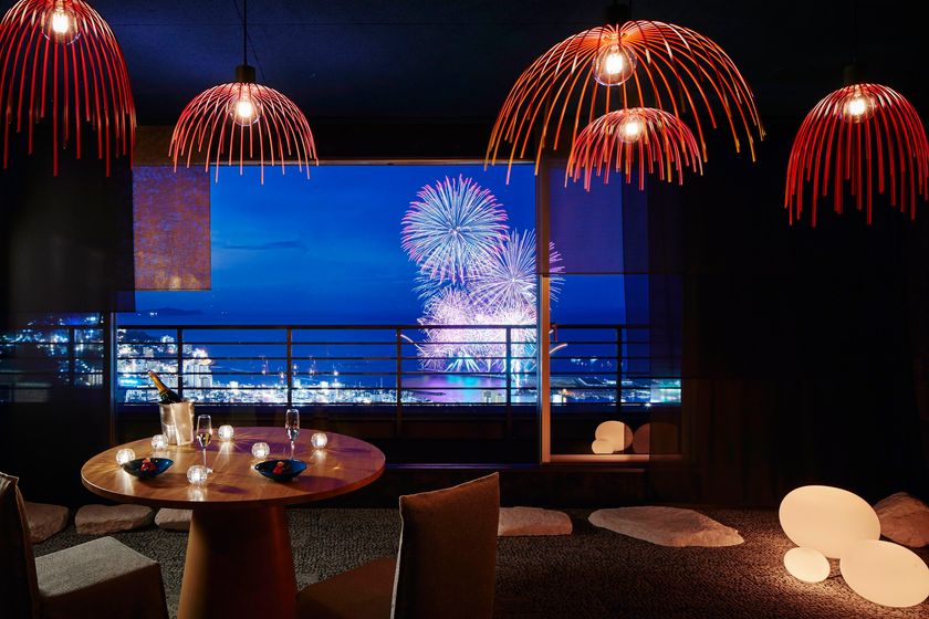 星野リゾート　リゾナーレ熱海
1日1組限定！花火をふたりじめする特別な1泊2日
「花火大会特別鑑賞プラン」が新登場
開催日：2019年6月16日～12月15日の熱海海上花火大会開催日