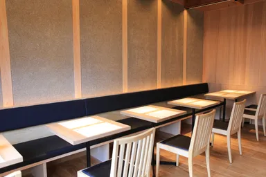 おにくのちらし内観