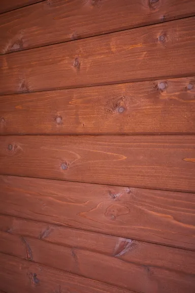 外壁材：レッドシダー材