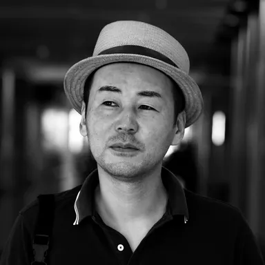 一枚一枚手で染めています。