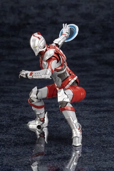 ウルトラマン９