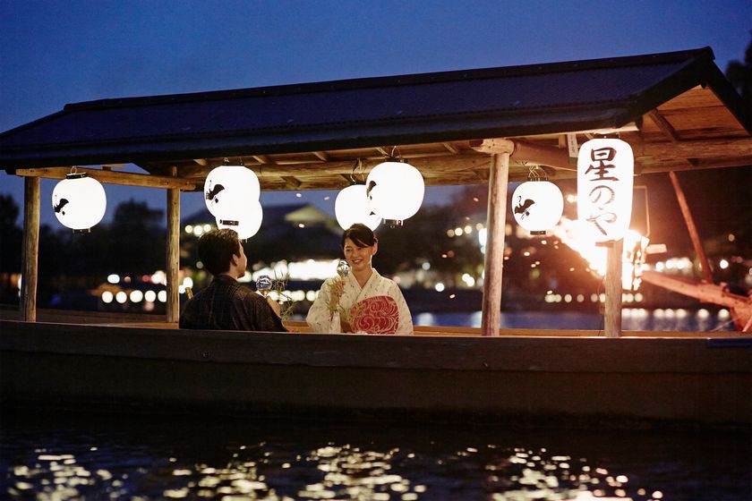 星のや京都
嵐山の風物詩を会席料理と三味線の演奏とともに楽しむ夏の宵
1日1組限定「プライベート鵜飼鑑賞船」今年も開催
期間：2019年7月1日～9月23日