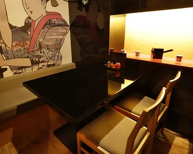 銀座らしい落ち着いた店内