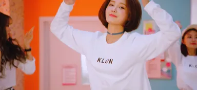 MOMOLAND PV06