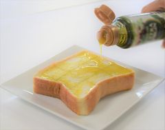 食パン(焼きなし)＋EXVオリーブオイル(24cc：大匙2杯)＋食塩2つまみ