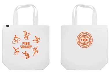 TOTE WHITE 2,000円（税抜）