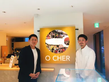 左：代表 石井 竜馬  右：所長 加藤 拓磨