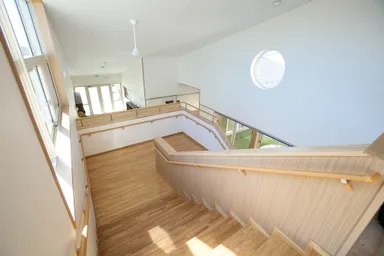 小学校内の階段