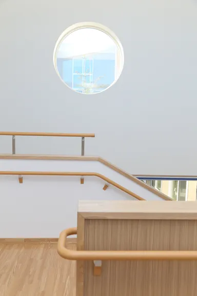 丸窓から見える空