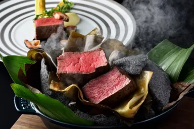 【トマム】牛肉の昆布塩釜包み焼き