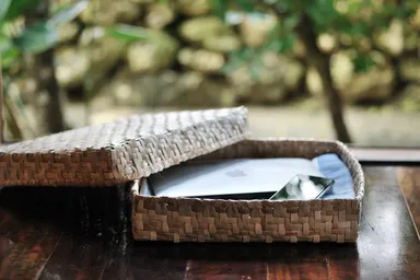 【星のや竹富島】デジタル機器お預かり箱