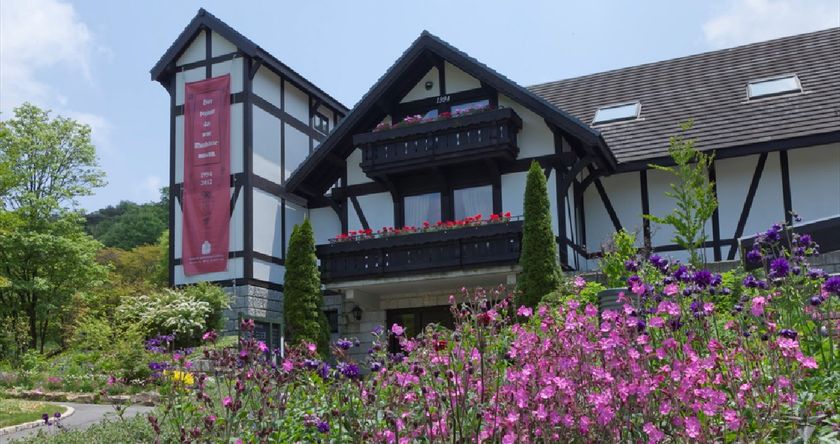 改元を祝してキャンペーンを実施！六甲オルゴールミュージアム　
平成最後の日は「平」「成」、改元の日は「令」「和」
元号の文字が入った名前のお客様、入館料が半額に！