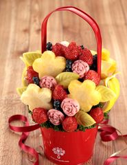 マンネリになりがちな母の日に最適な新ギフト 花束のようなフルーツブーケ(R)、母の日向けの新商品を発売