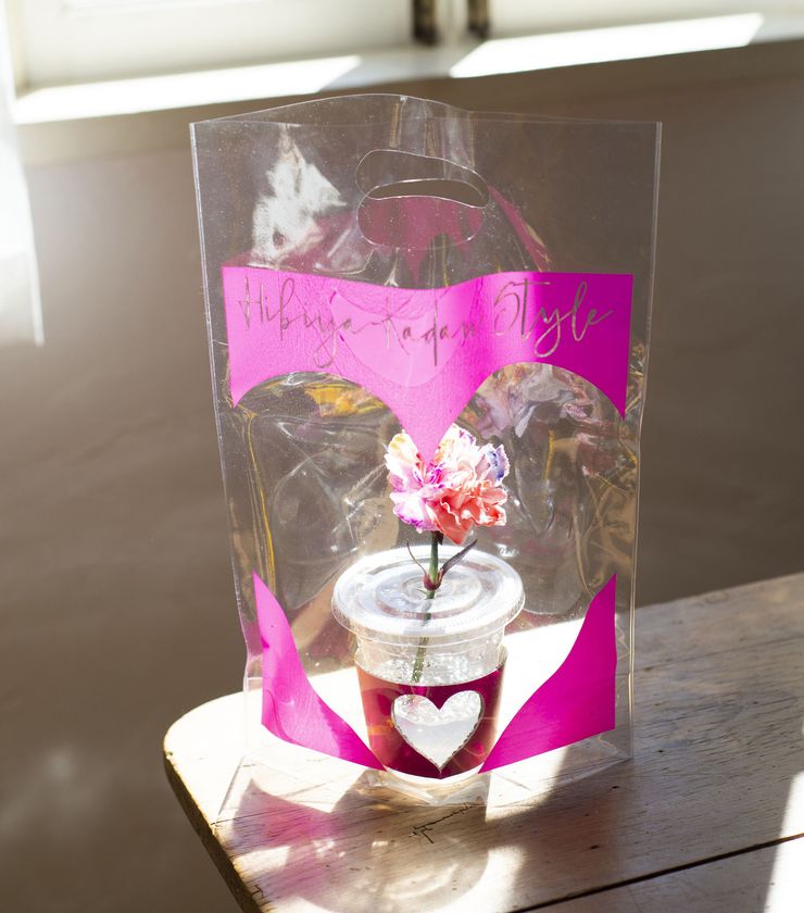 母の日2019 注目フラワーギフト
フラワーフラッペ「LOVE!!Mommy!」
5月7日（火）から、全国のHibiya-Kadan Style店舗で発売
カラフルなレインボーカーネーションバージョンは、5月8日（水）発売