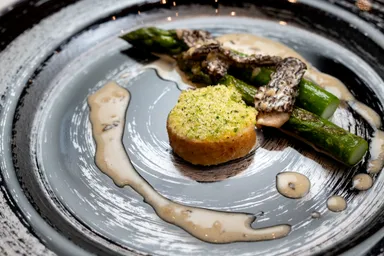 前菜　香川県産グリーンアスパラ