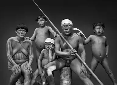 Korubo members of the Pinu family.　Indigenous territory of the Javari Valley. State of Amazonas, Brazil. 2017.(C) Sebastiao Salgado